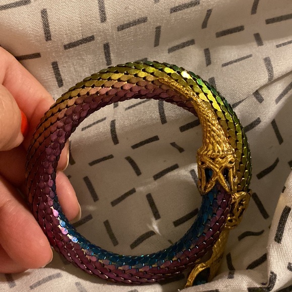 Vintage unsigned metal mesh multi color snake wrap Cleopatra bracelet - Picture 5 of 6